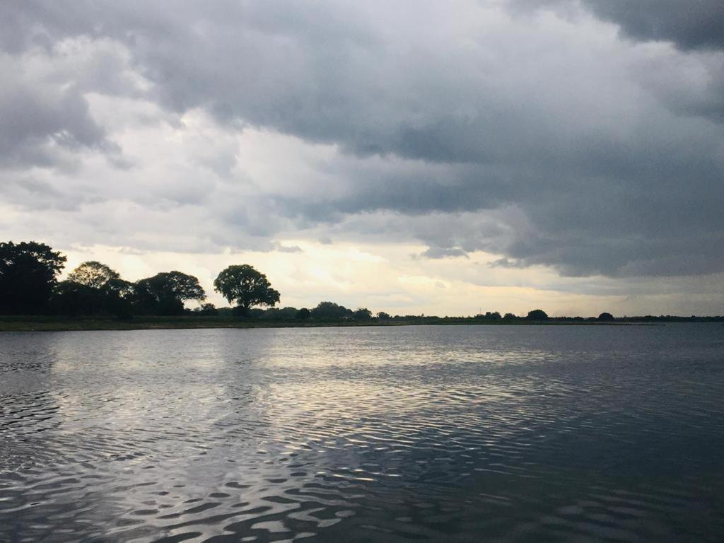 Hotel Lake Park Polonnaruva Kültér fotó