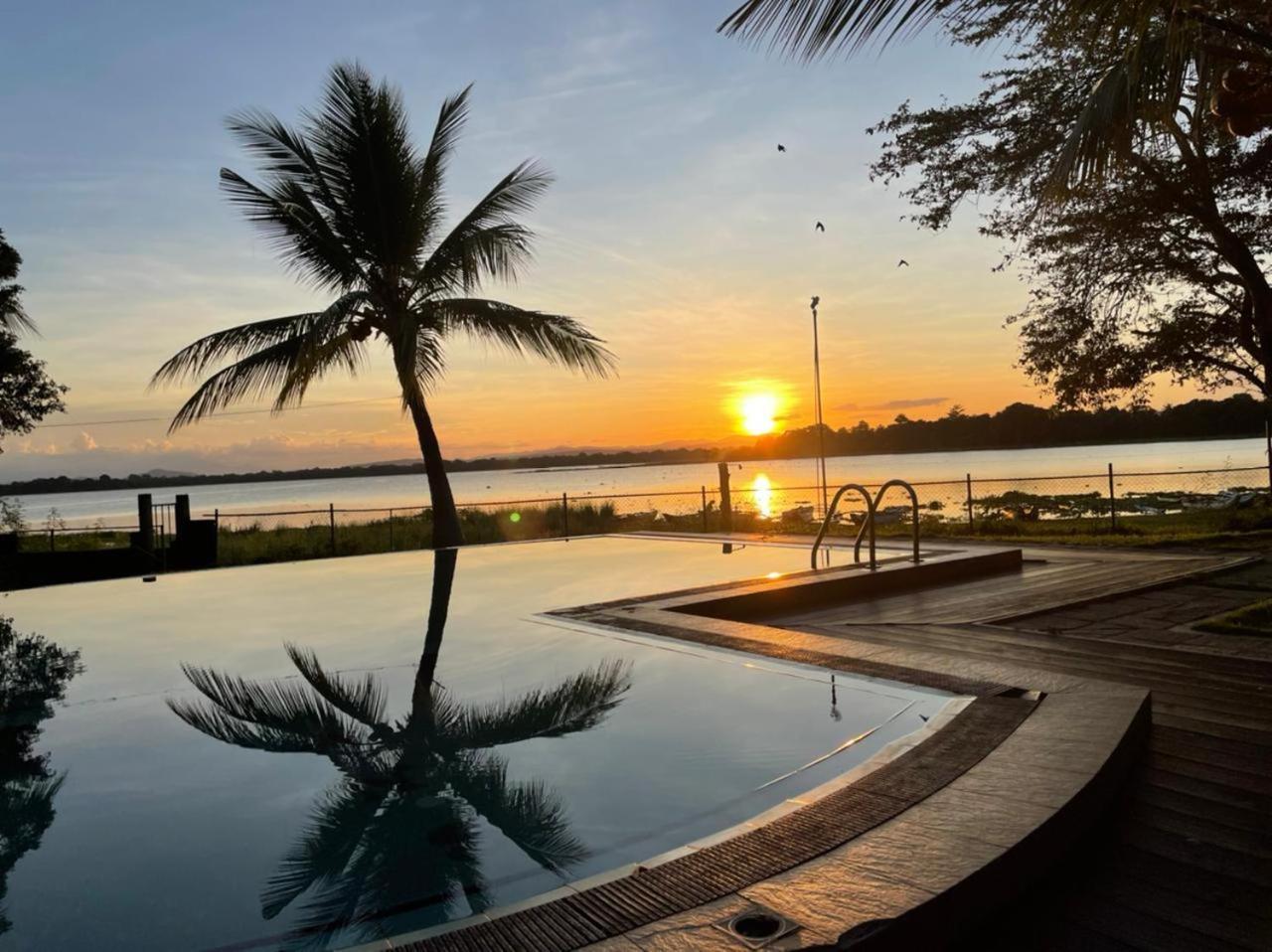 Hotel Lake Park Polonnaruva Kültér fotó