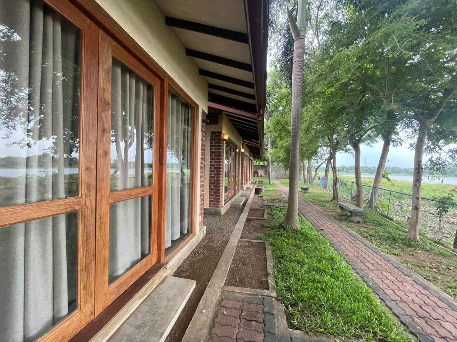 Hotel Lake Park Polonnaruva Kültér fotó